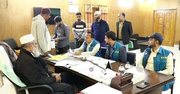 কুষ্টিয়া মেডিকেল কলেজে দুদক দল